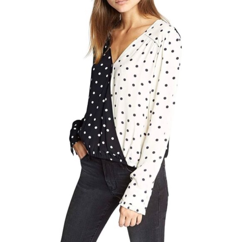 Sanctuary Black and White Polka Dot Blouse
H – 37